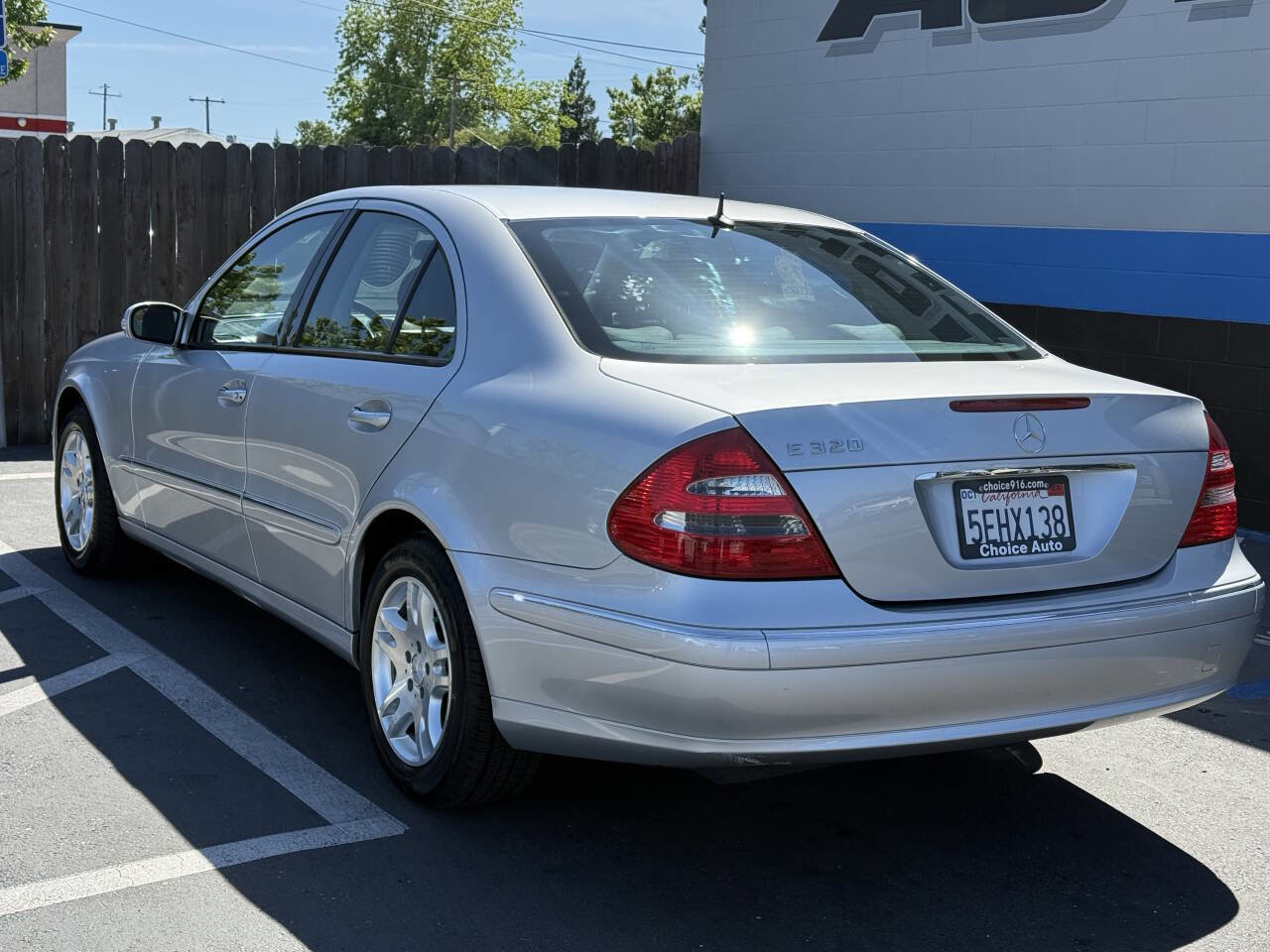 Used 2004 Mercedes-Benz E 320 Sedan image 4