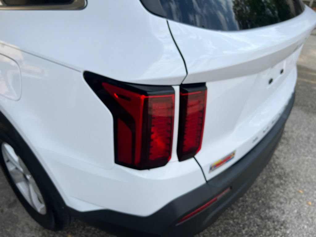 Certified 2022 Kia Sorento LX FWD image 32