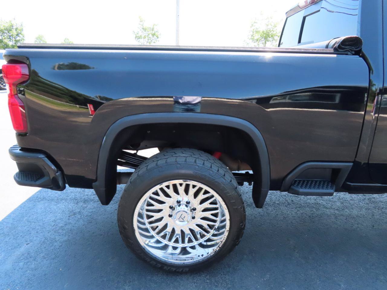 Used 2020 Chevrolet Silverado 2500 High Country w/ Z71 Off-Road Package AWD/4WD image 21