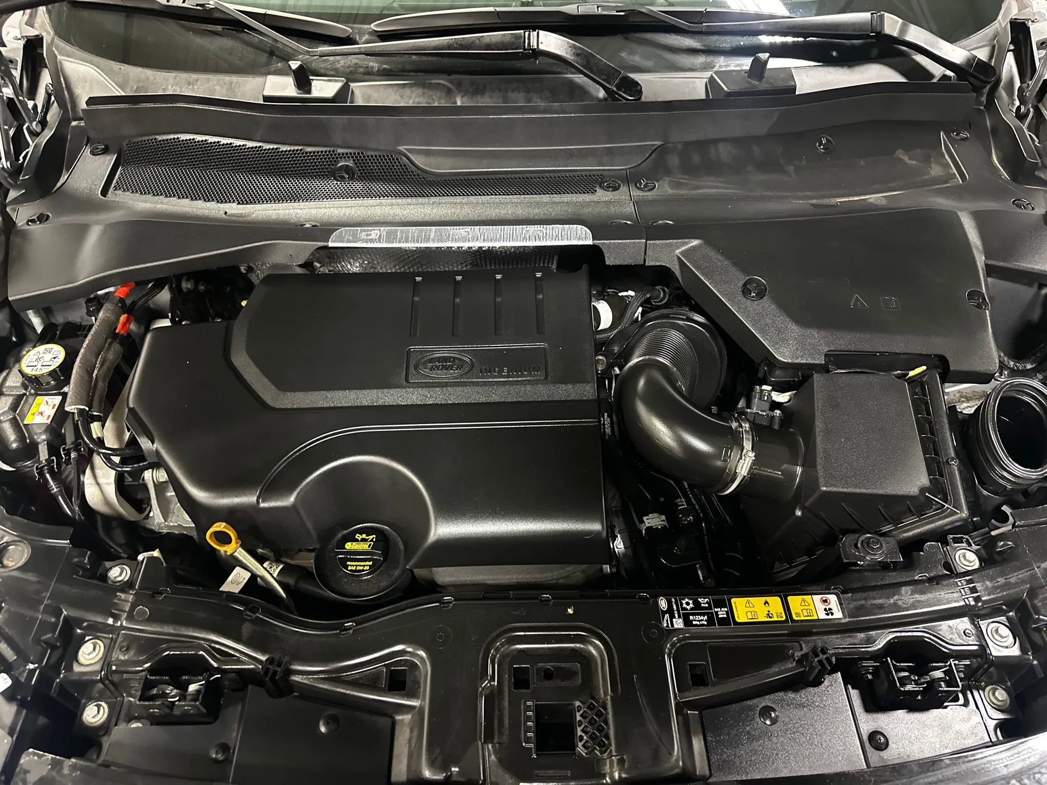 Used 2025 Land Rover Discovery Sport S image 29