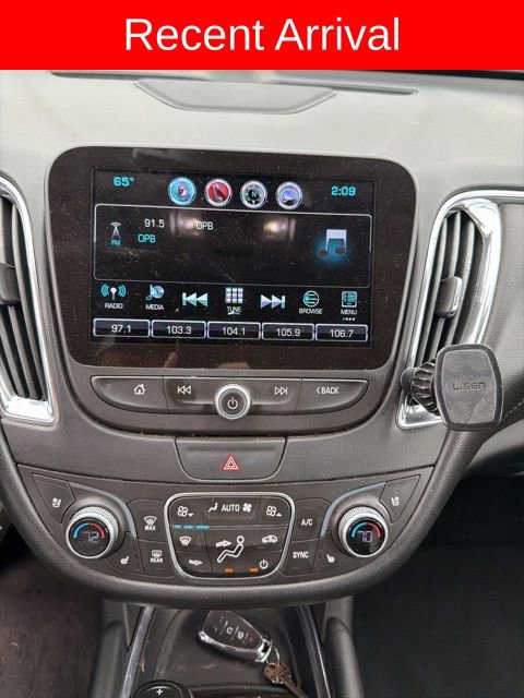 Used 2016 Chevrolet Malibu Premier w/ Driver Confidence Package image 2