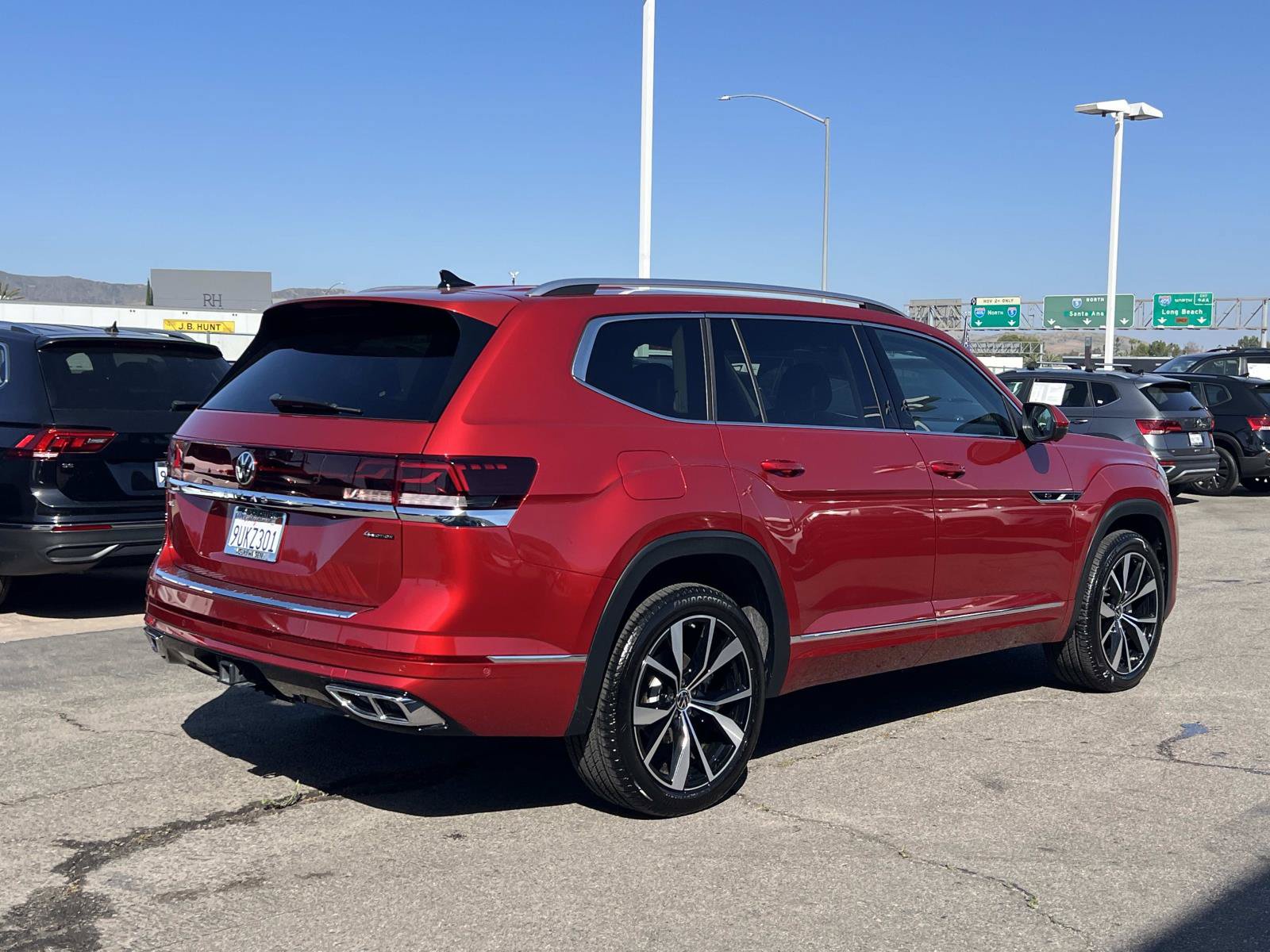 Certified 2025 Volkswagen Atlas SEL Premium R-Line AWD/4WD image 29
