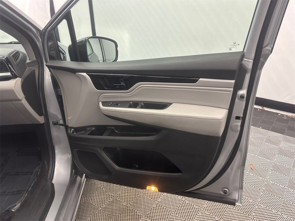 Used 2018 Honda Odyssey Elite image 16
