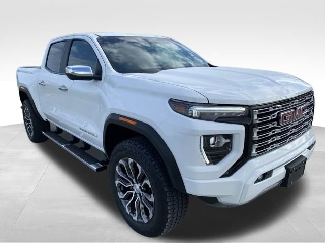 Used 2024 GMC Canyon Denali image 4