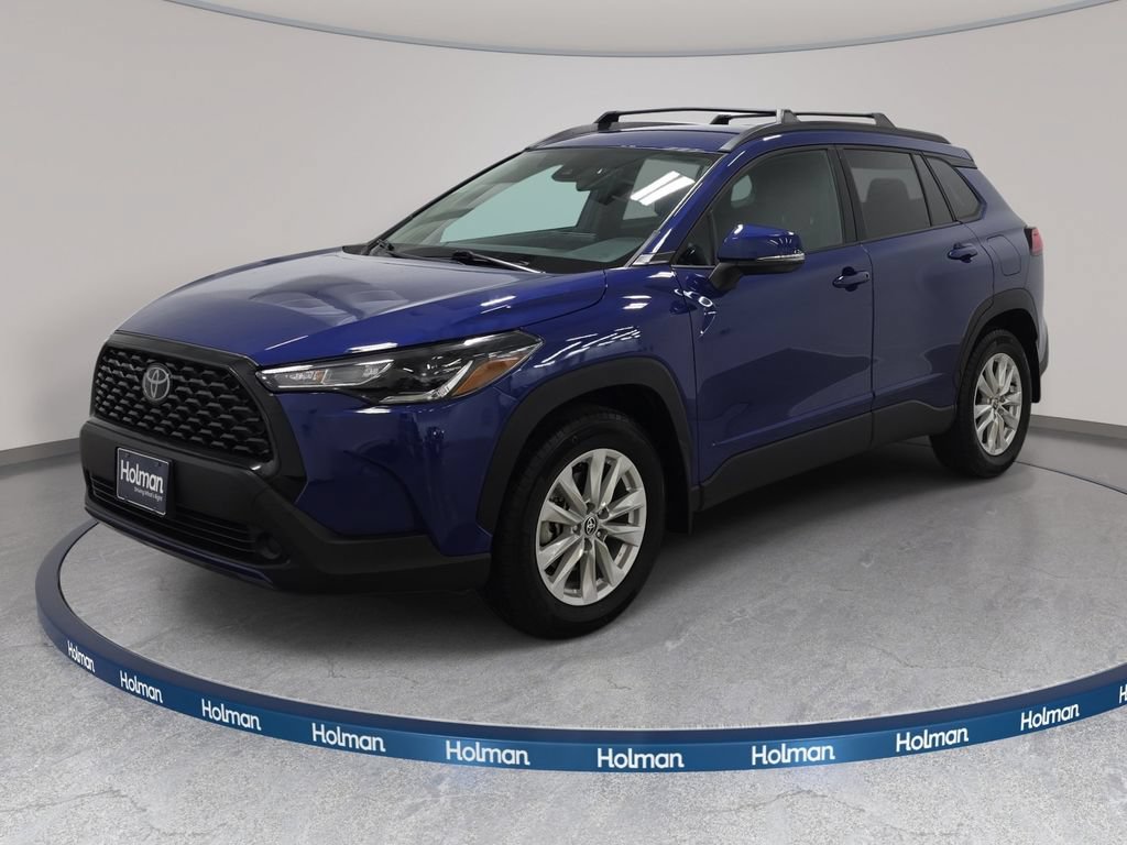 Used 2022 Toyota Corolla Cross LE AWD/4WD image 1