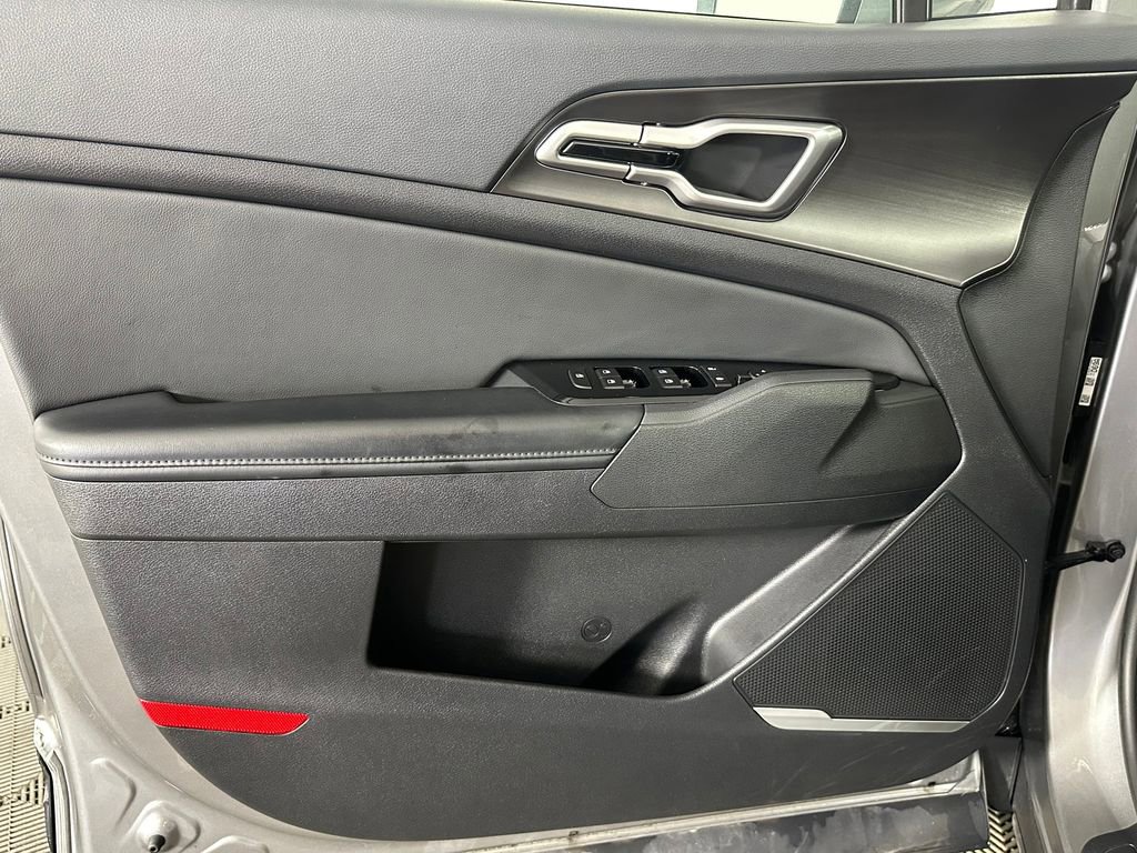 Used 2025 Kia Sportage EX w/ Premium Package image 24