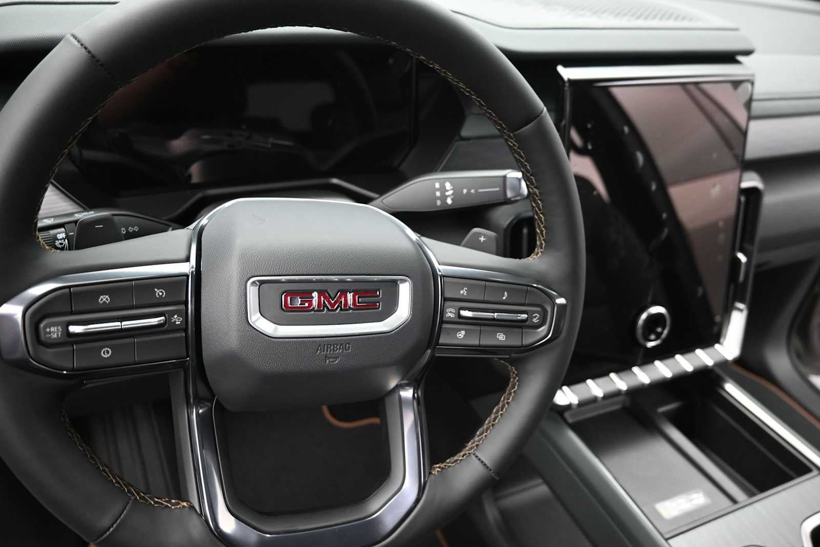 New 2026 GMC Acadia AT4 w/ Luxury Package AWD/4WD image 29