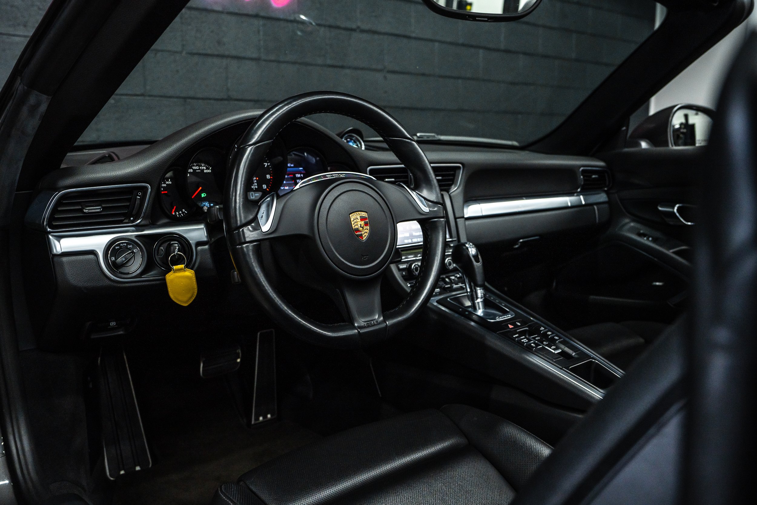 Used 2013 Porsche 911 Carrera RWD image 18