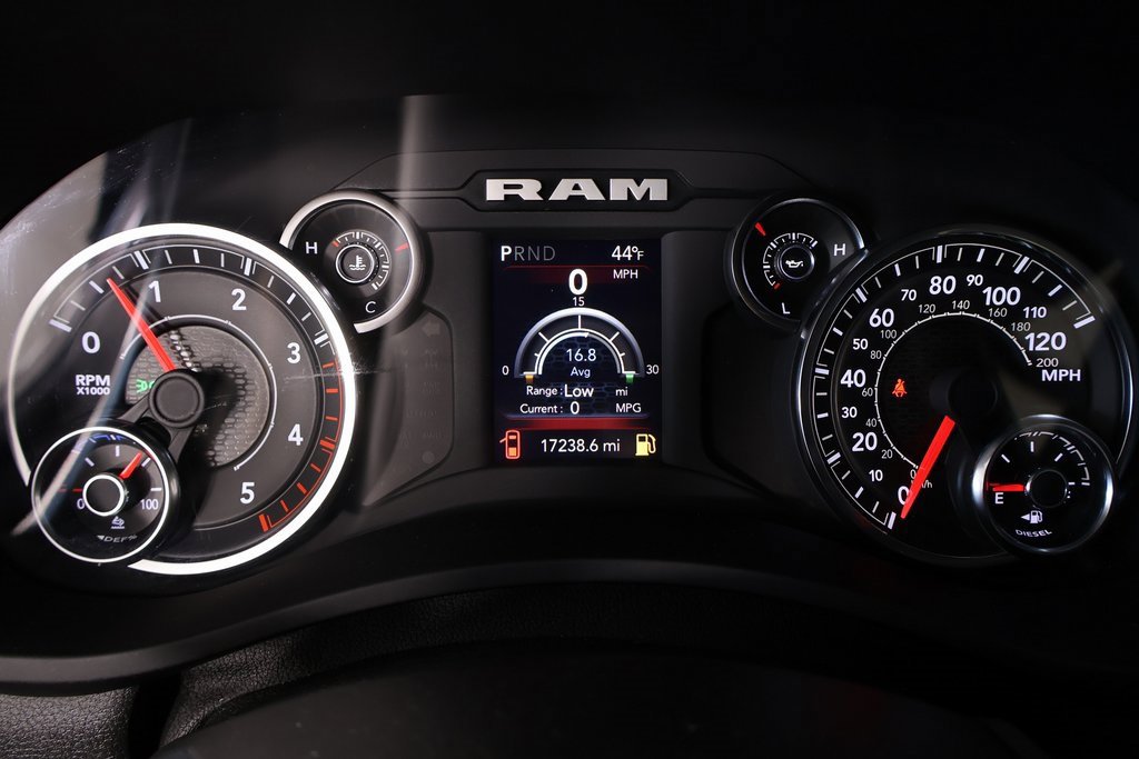 Used 2024 RAM 2500 Tradesman w/ Chrome Appearance Group image 4