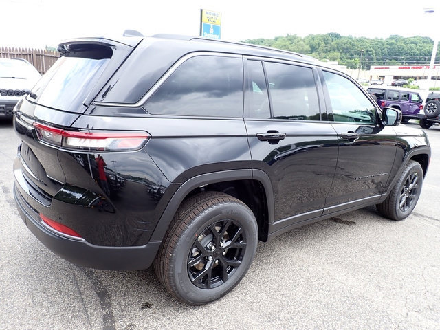 New 2026 Jeep Grand Cherokee Altitude AWD/4WD image 7