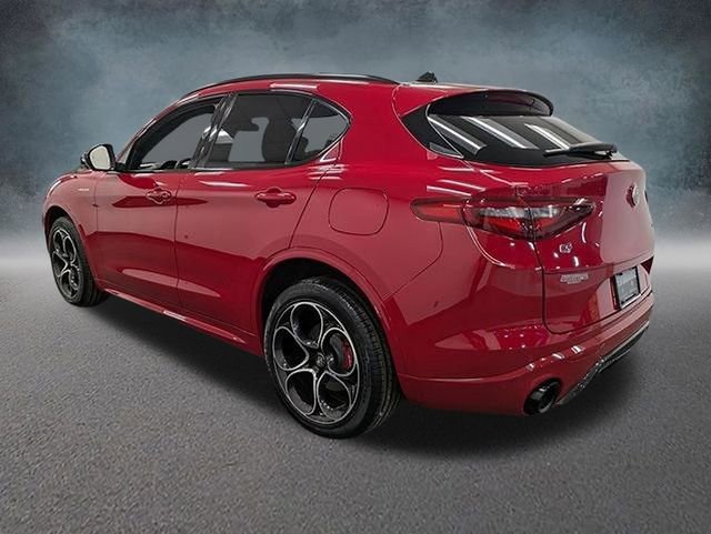 Used 2023 Alfa Romeo Stelvio Veloce AWD/4WD image 6
