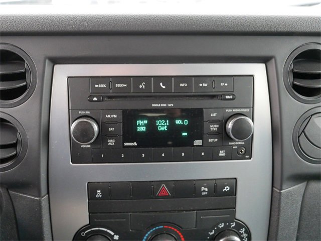 Used 2010 Jeep Commander Sport image 30