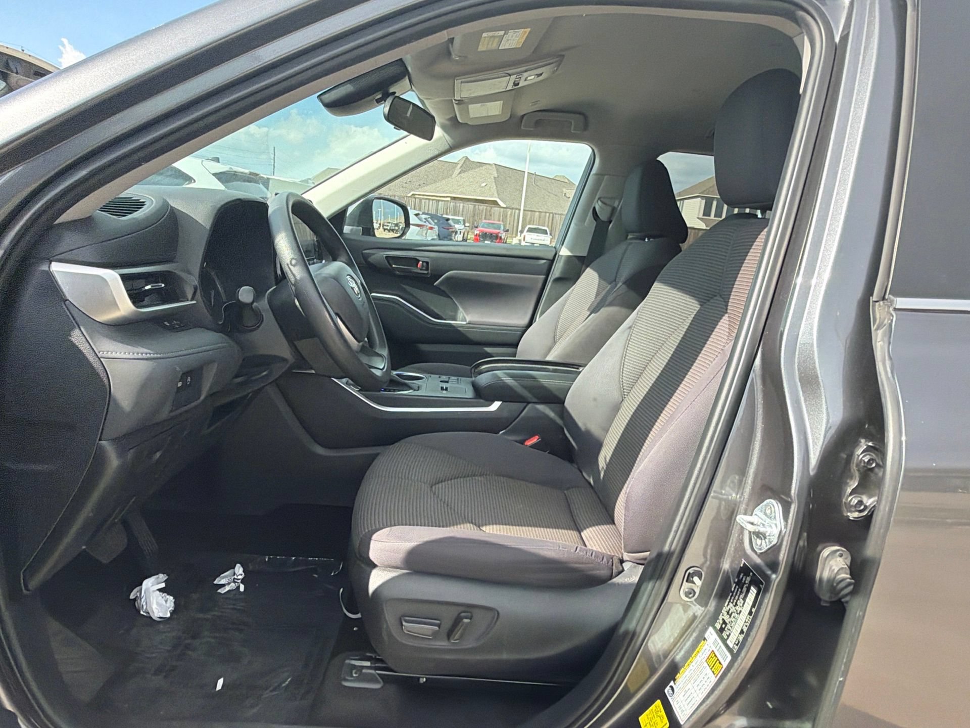 Used 2023 Toyota Highlander L FWD image 10