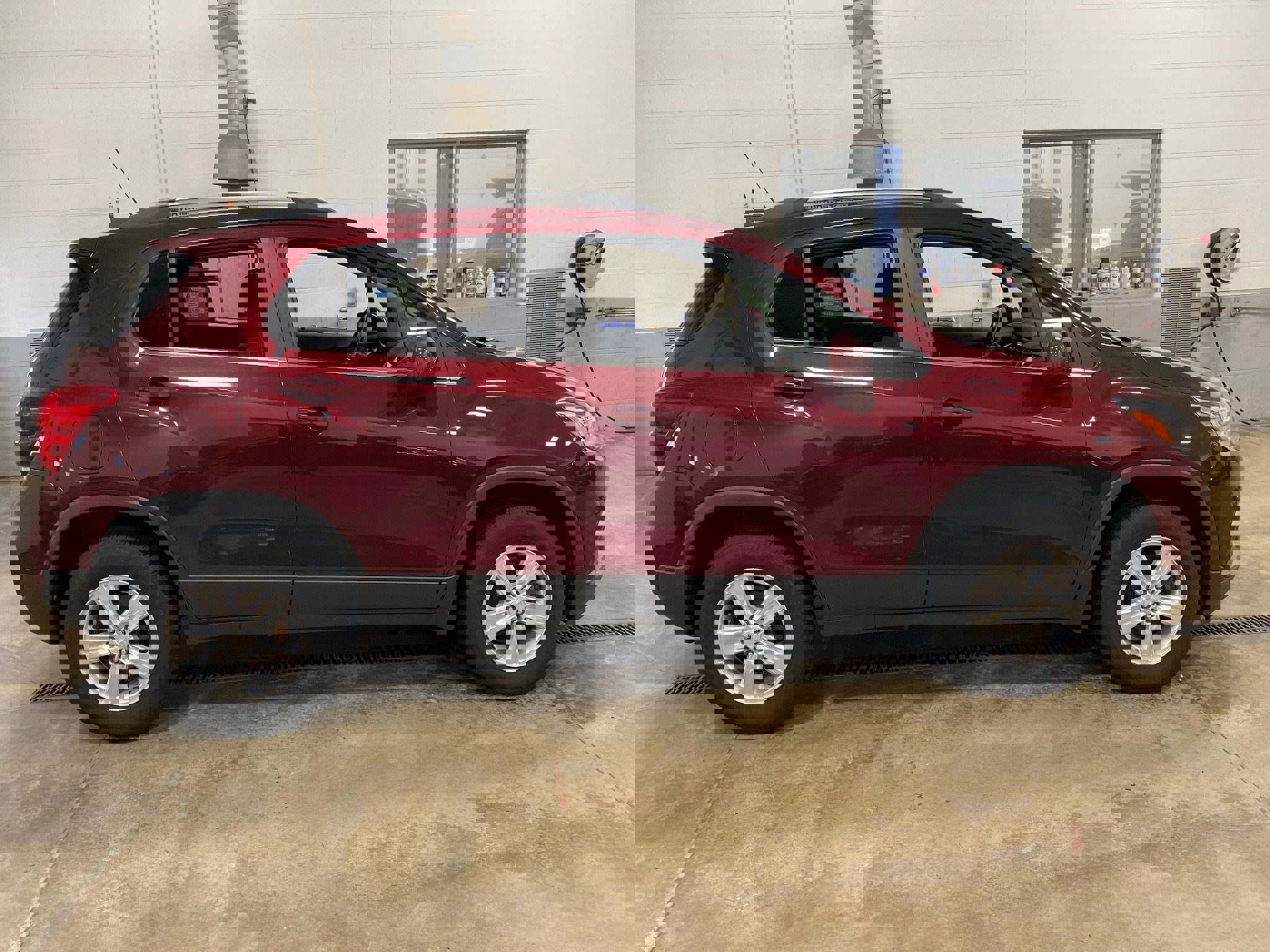 Used 2017 Chevrolet Trax LT image 1