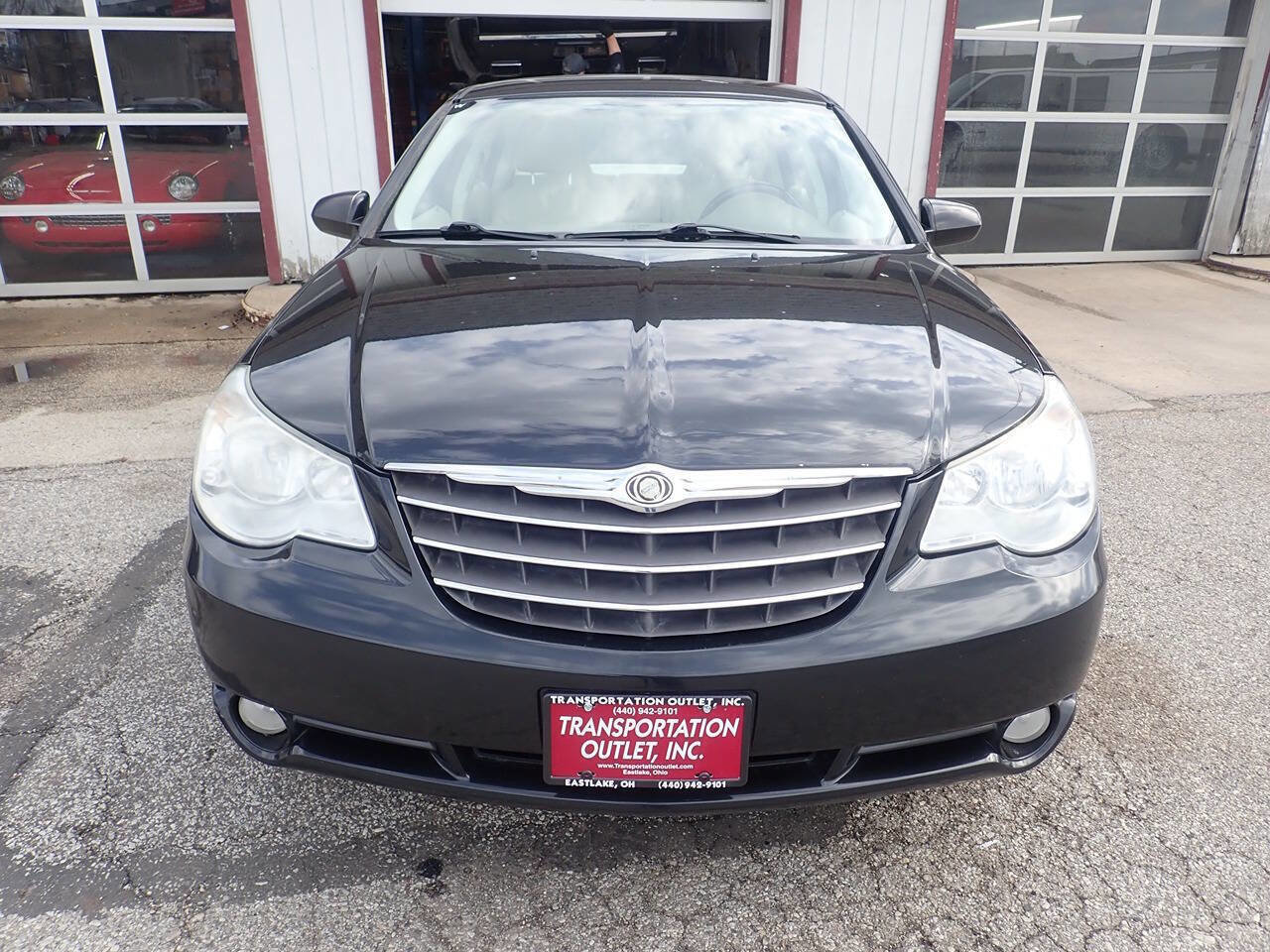 Used 2010 Chrysler Sebring Limited w/ Electronics Convenience Group image 5