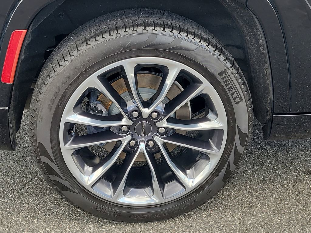 Certified 2024 Jeep Wagoneer Series III w/ Premium Group I image 5