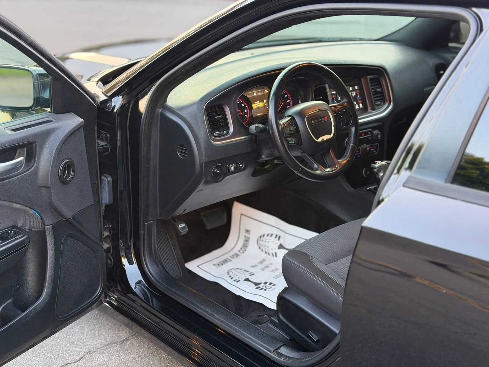 Used 2018 Dodge Charger SXT w/ Blacktop Package image 2