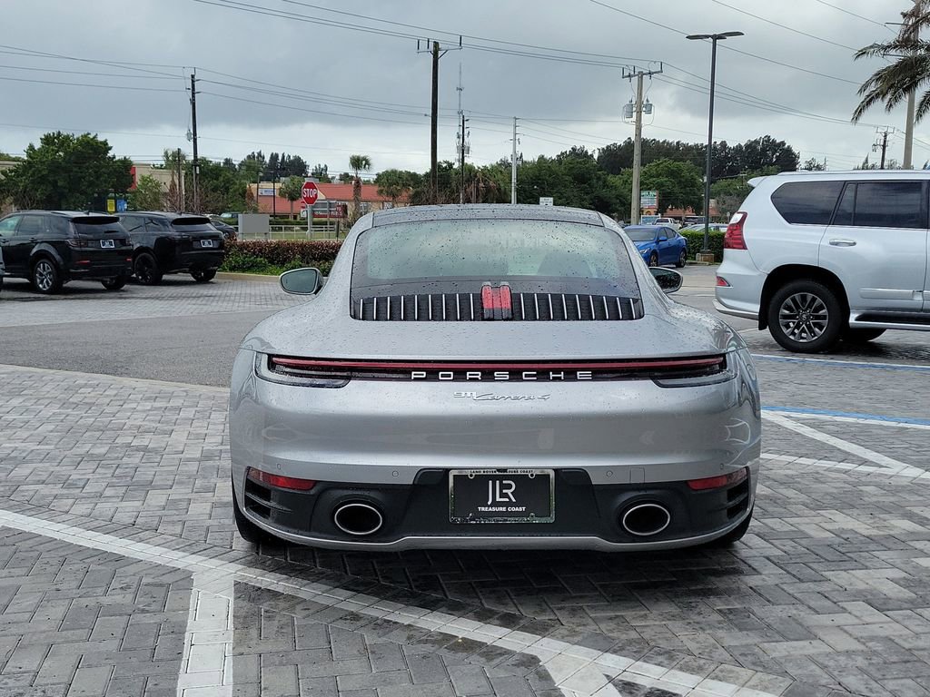 Used 2024 Porsche 911 Carrera 4 AWD/4WD image 4