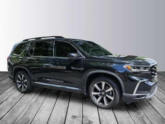 Certified 2025 Honda Pilot Touring image 7