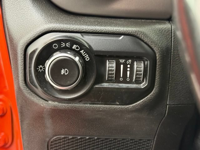 Used 2018 Jeep Wrangler Rubicon w/ Uconnect 4C Nav & Sound Group AWD/4WD image 29