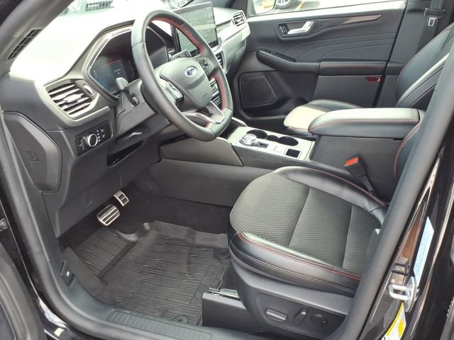 Used 2024 Ford Escape ST-Line w/ Tech Pack #1 AWD/4WD image 13