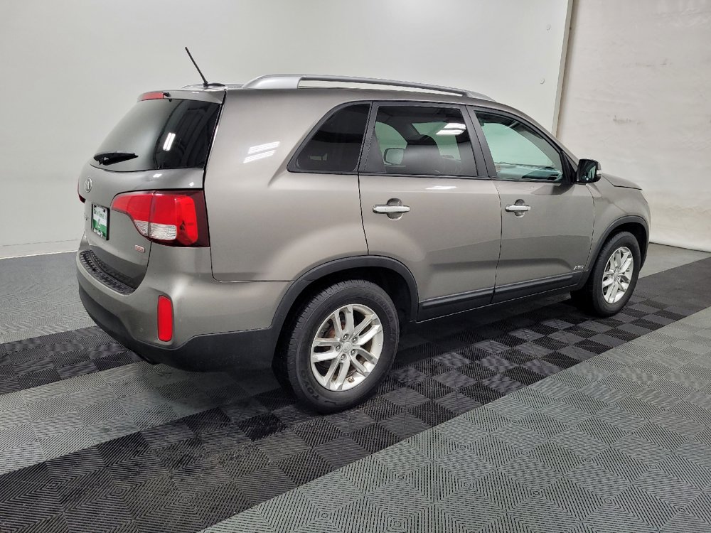 Used 2015 Kia Sorento LX AWD/4WD image 10