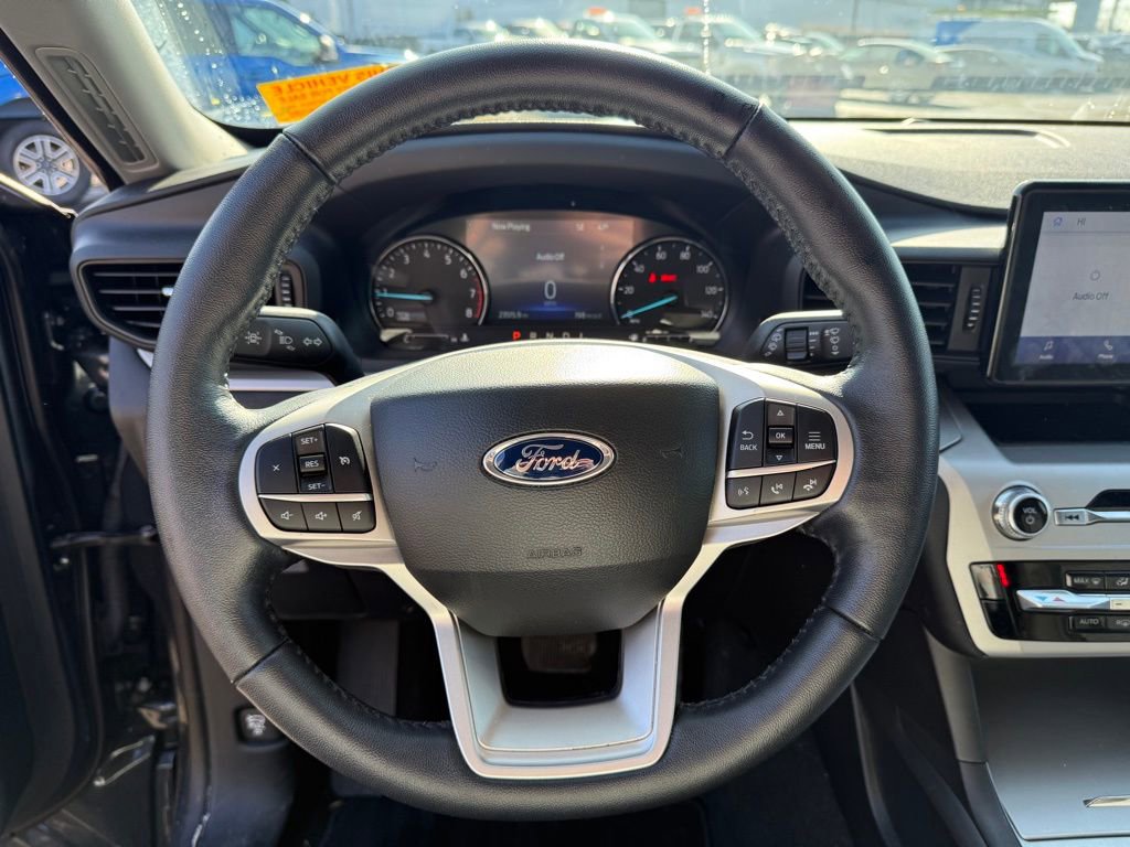 Used 2022 Ford Explorer XLT image 6