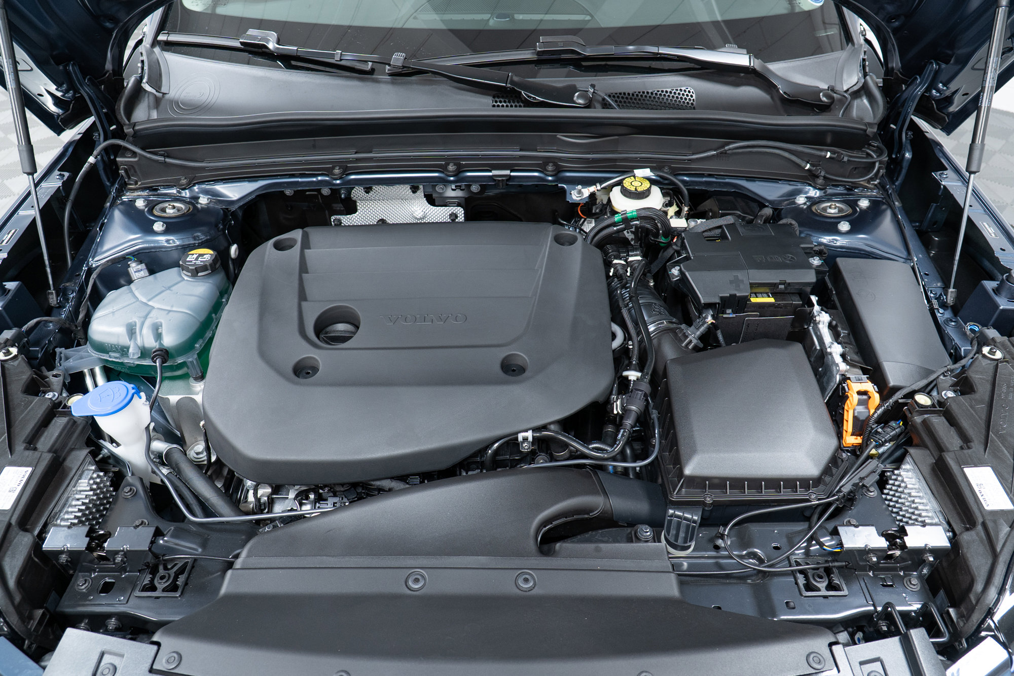 New 2026 Volvo XC40 B5 Ultra w/ Climate Package image 9