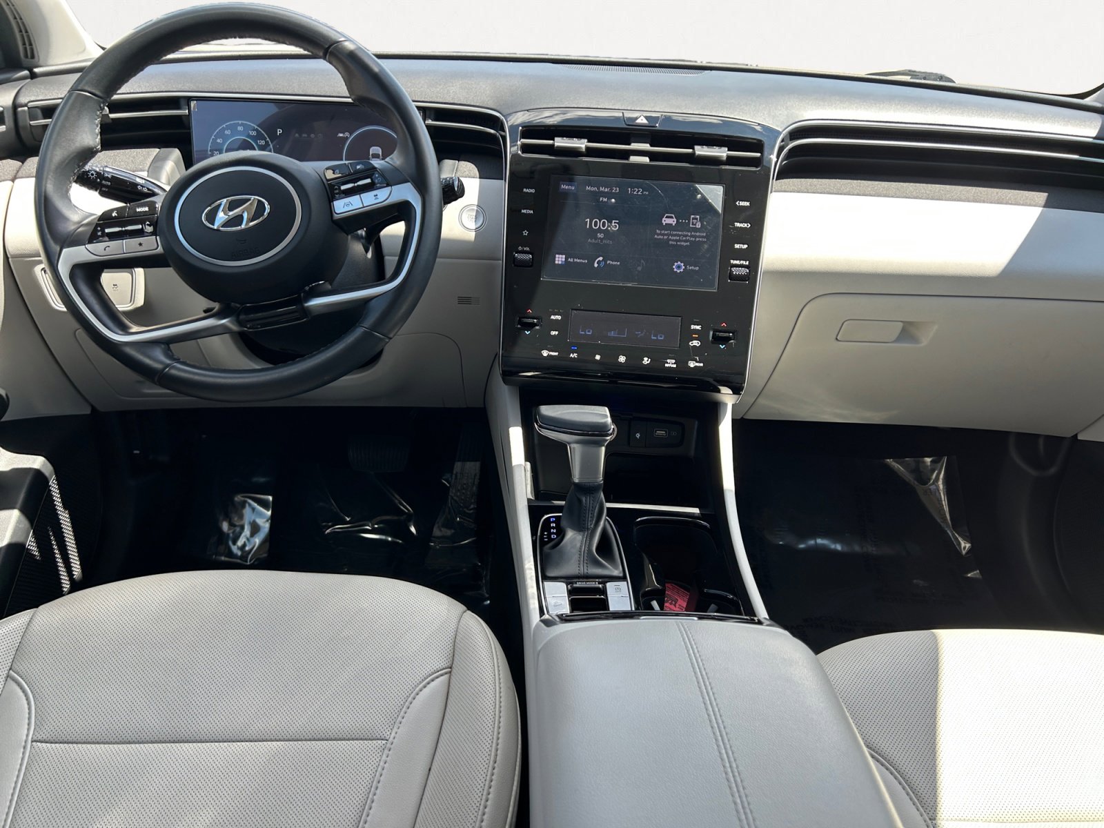 Used 2023 Hyundai Tucson SEL w/ Convenience Package image 3