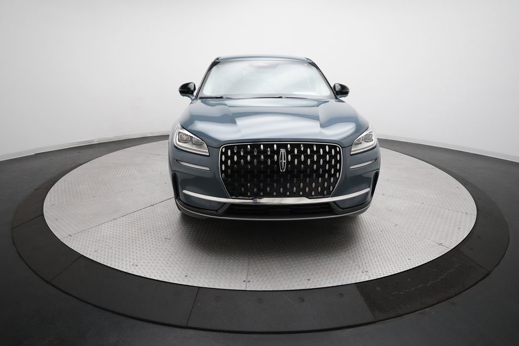 Used 2025 Lincoln Corsair Reserve w/ Towing Package image 11