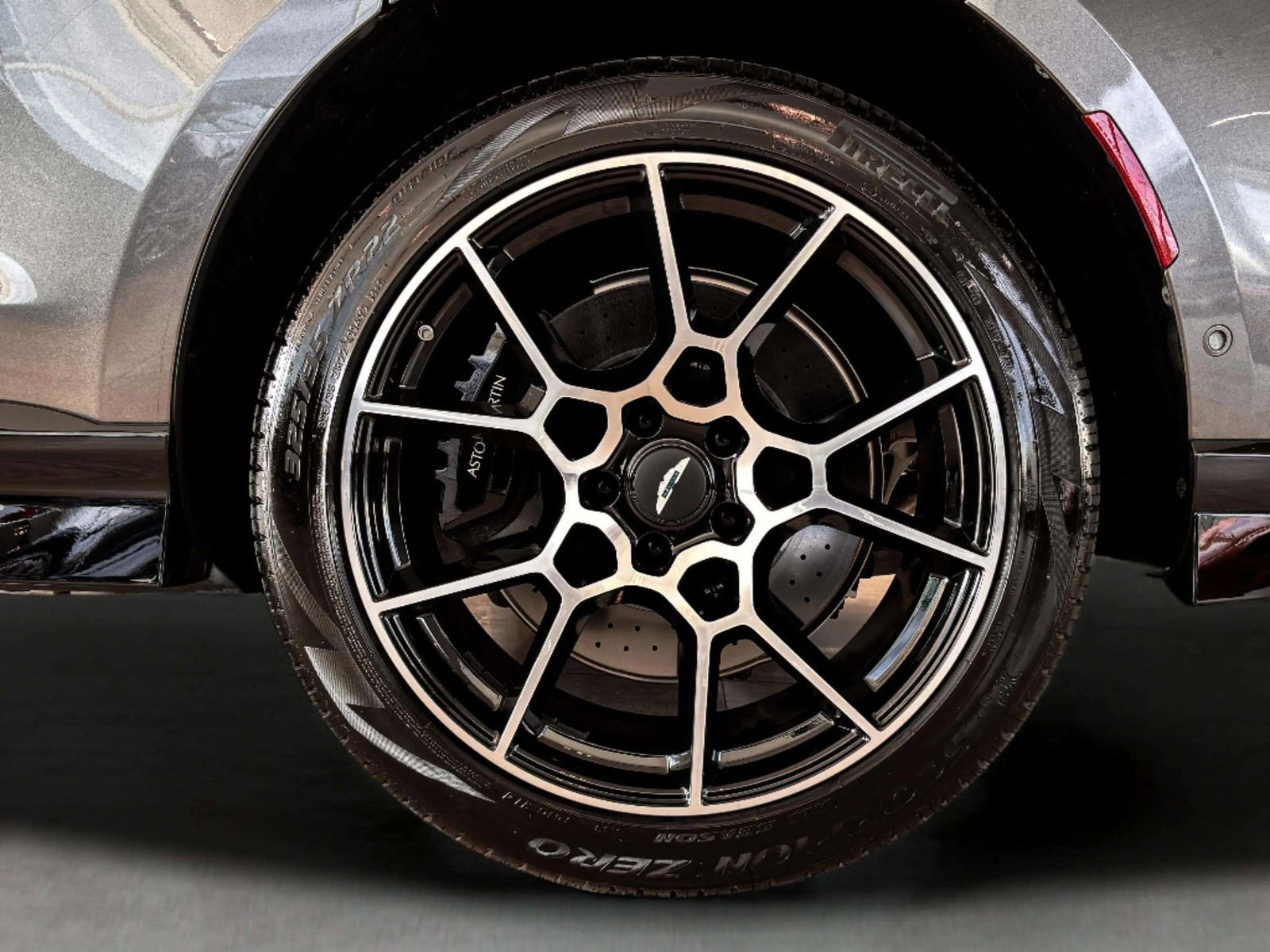 Used 2025 Aston Martin DBX 707 image 8