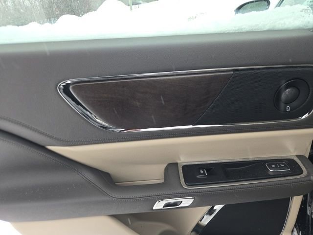 Used 2020 Lincoln Continental Reserve image 40