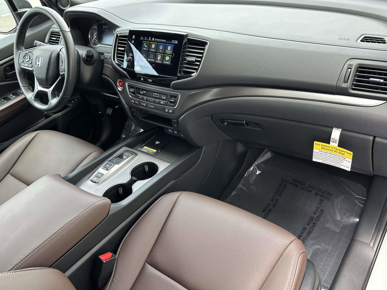 Used 2025 Honda Passport EX-L image 11