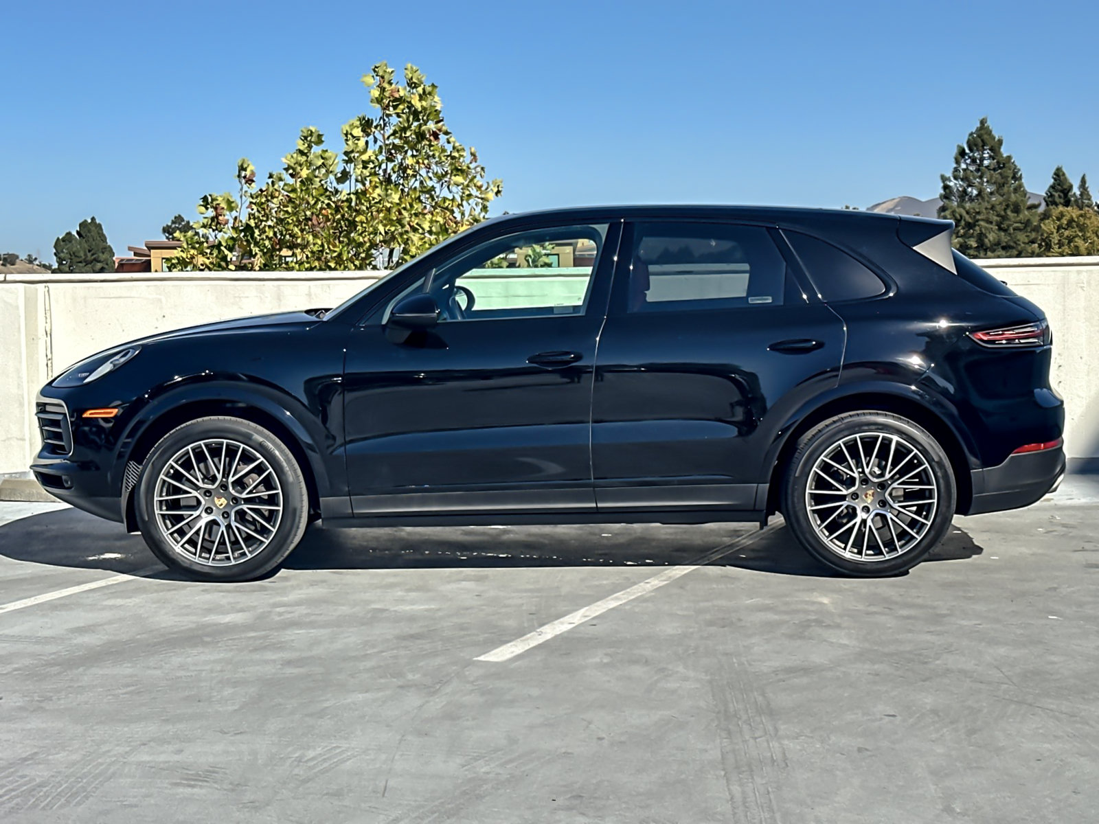 Certified 2023 Porsche Cayenne AWD/4WD image 3