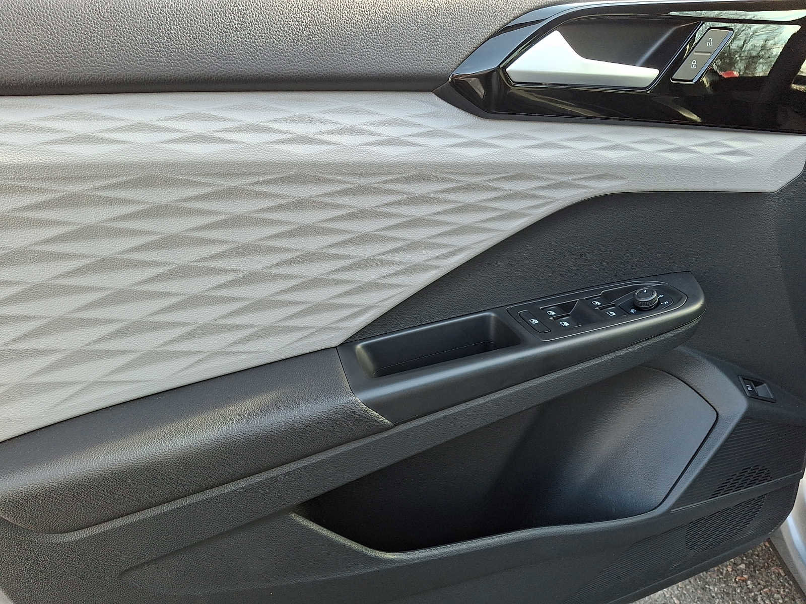 Certified 2023 Volkswagen Taos S image 9