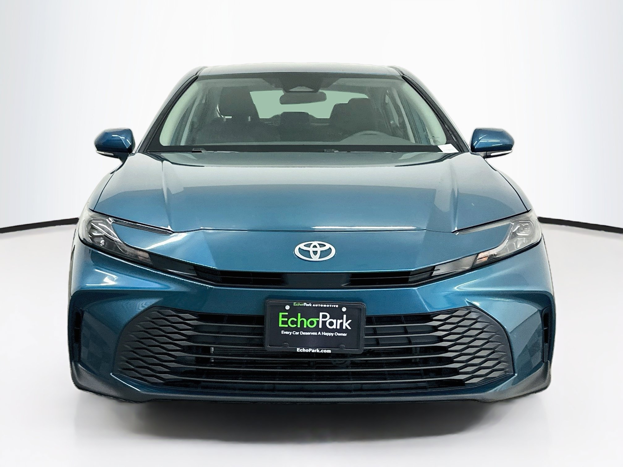 Used 2025 Toyota Camry LE FWD image 2