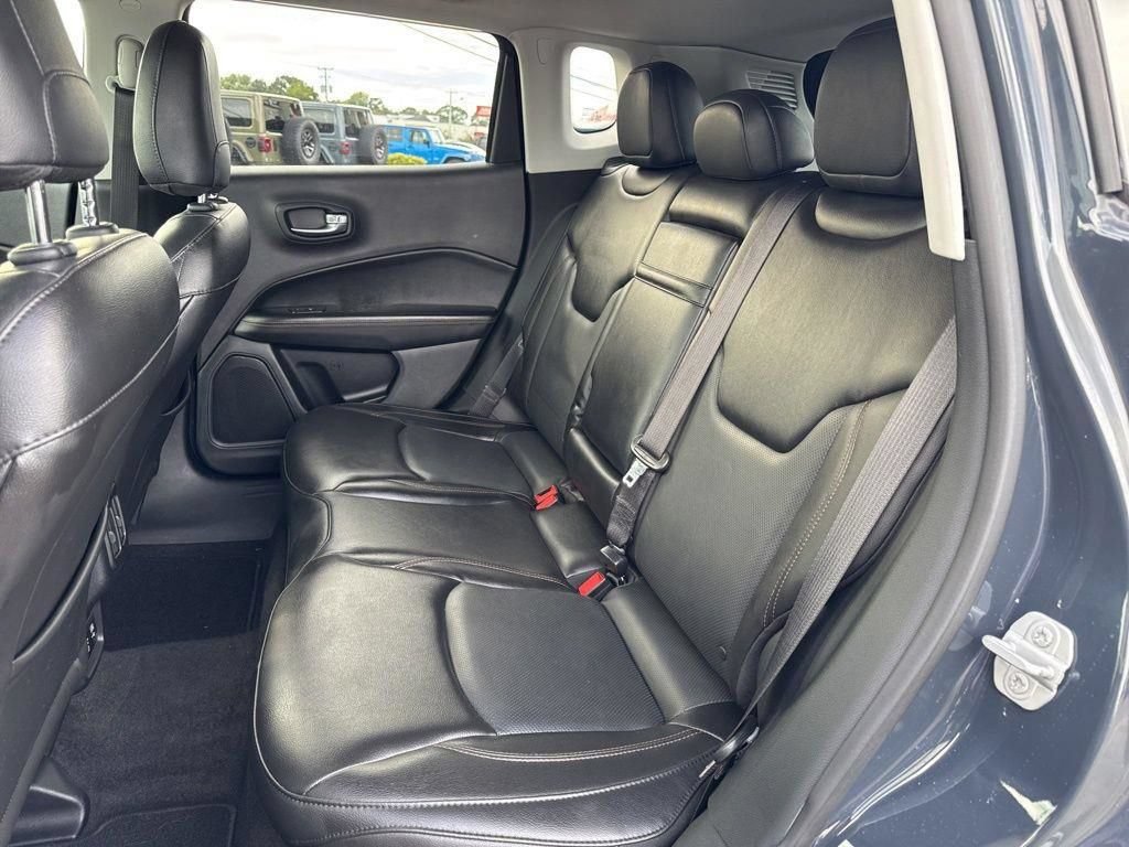 Used 2018 Jeep Compass Limited w/ Navigation Group AWD/4WD image 19