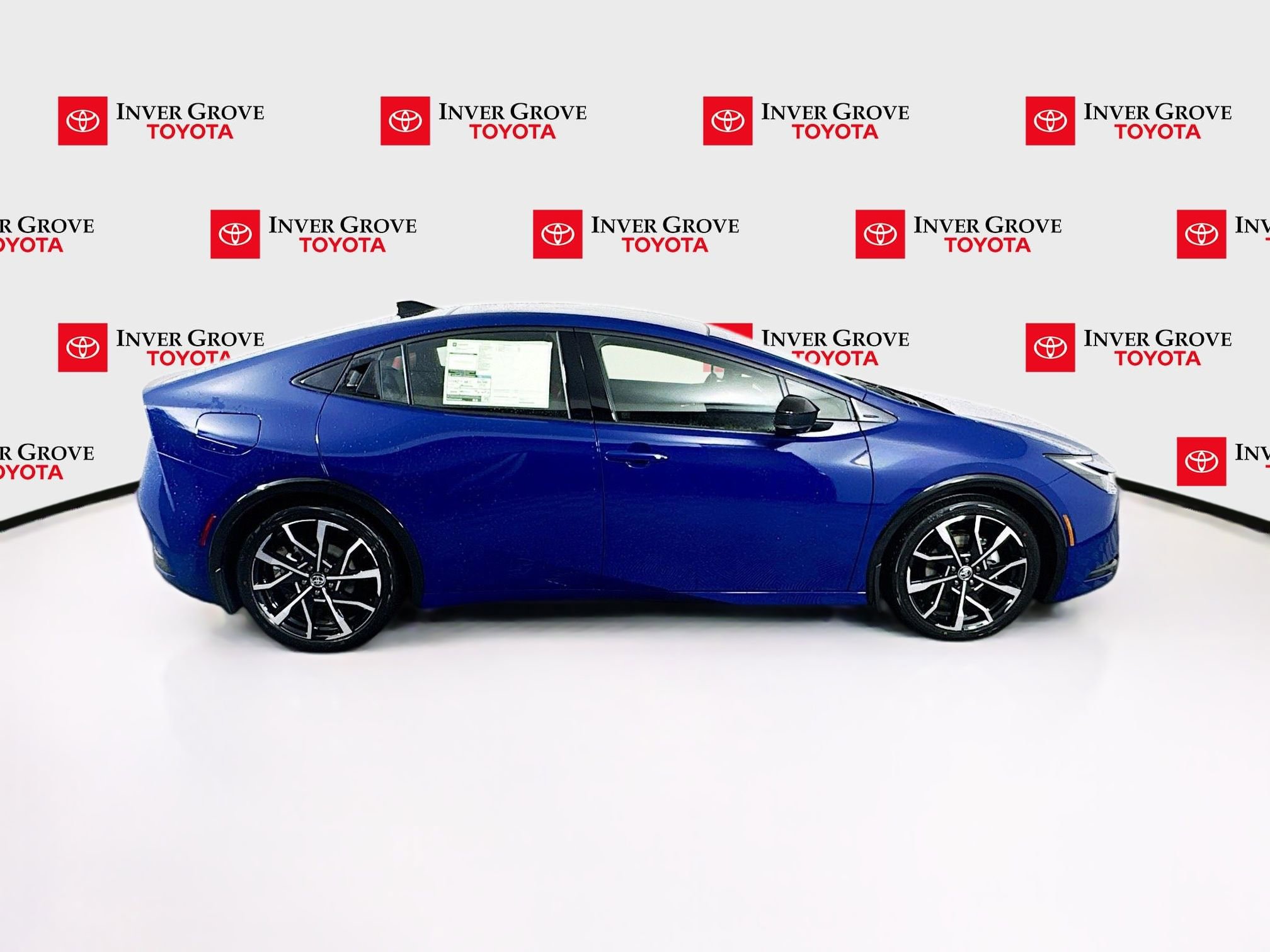 New 2026 Toyota Prius Plug-In Hybrid FWD image 4