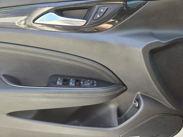Used 2019 Buick Regal Essence w/ Driver Confidence Package I image 30