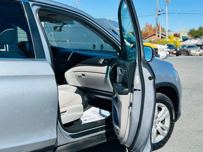 Used 2016 Honda Pilot LX image 5