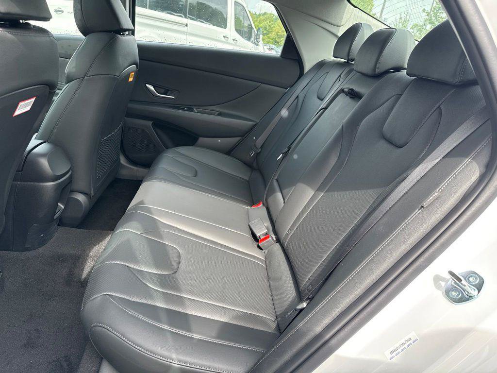 New 2026 Hyundai Elantra Limited FWD image 21