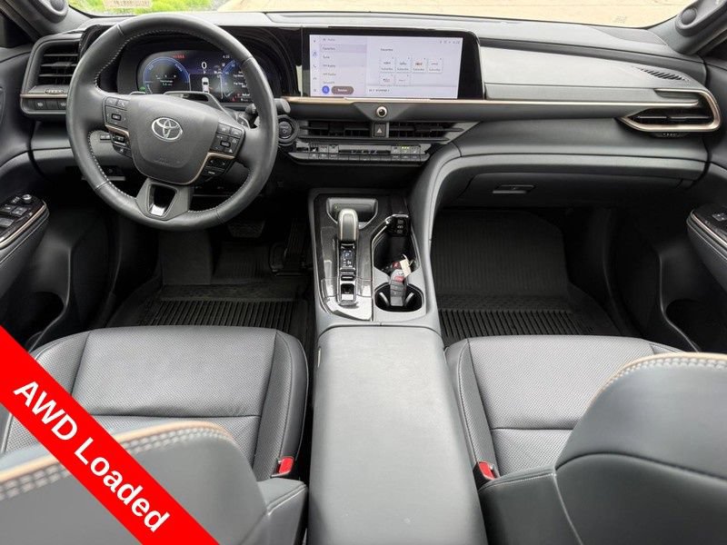 Used 2024 Toyota Crown Platinum AWD/4WD image 13