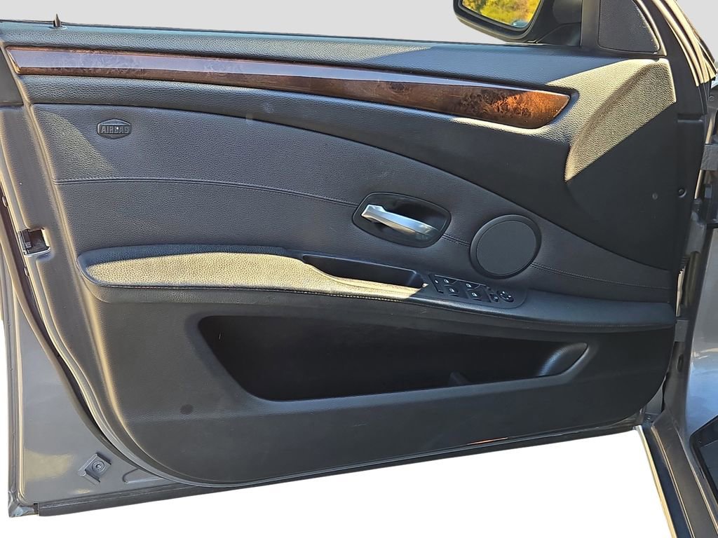 Used 2010 BMW 528i 528i image 15