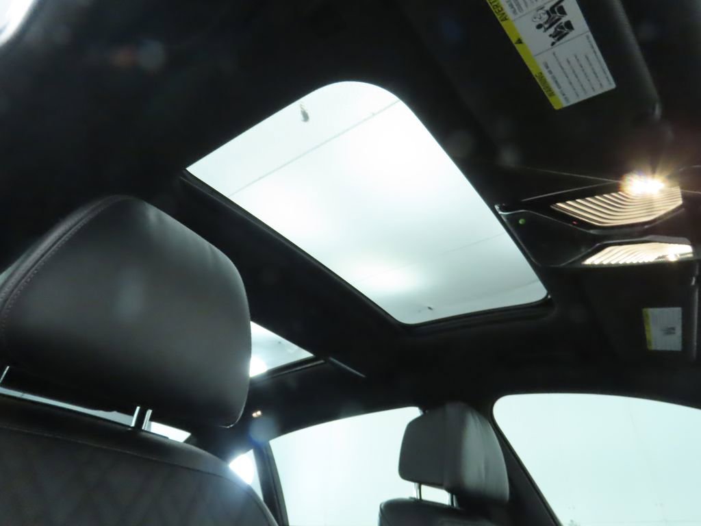 Used 2022 BMW 750i xDrive w/ Executive Package image 19