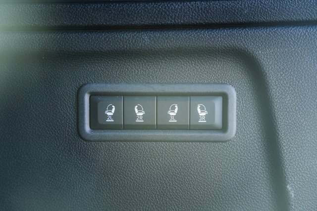 Used 2024 Jeep Wagoneer L Series III w/ Flexible Seating Group image 21