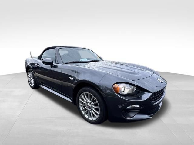 Used 2017 FIAT 124 Spider Classica RWD image 10