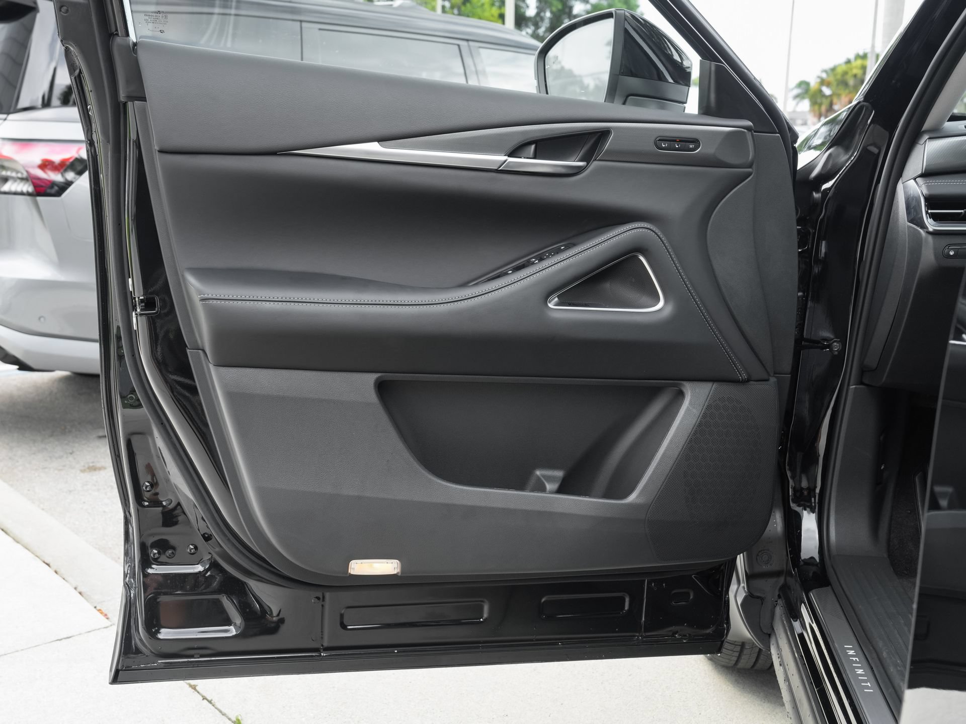 New 2027 INFINITI QX60 Luxe w/ Cargo Package FWD image 27