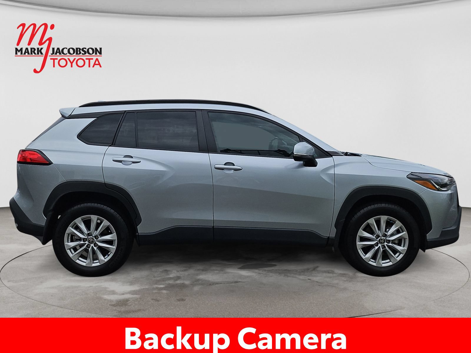 Used 2023 Toyota Corolla Cross LE w/ Moonroof Package FWD image 7