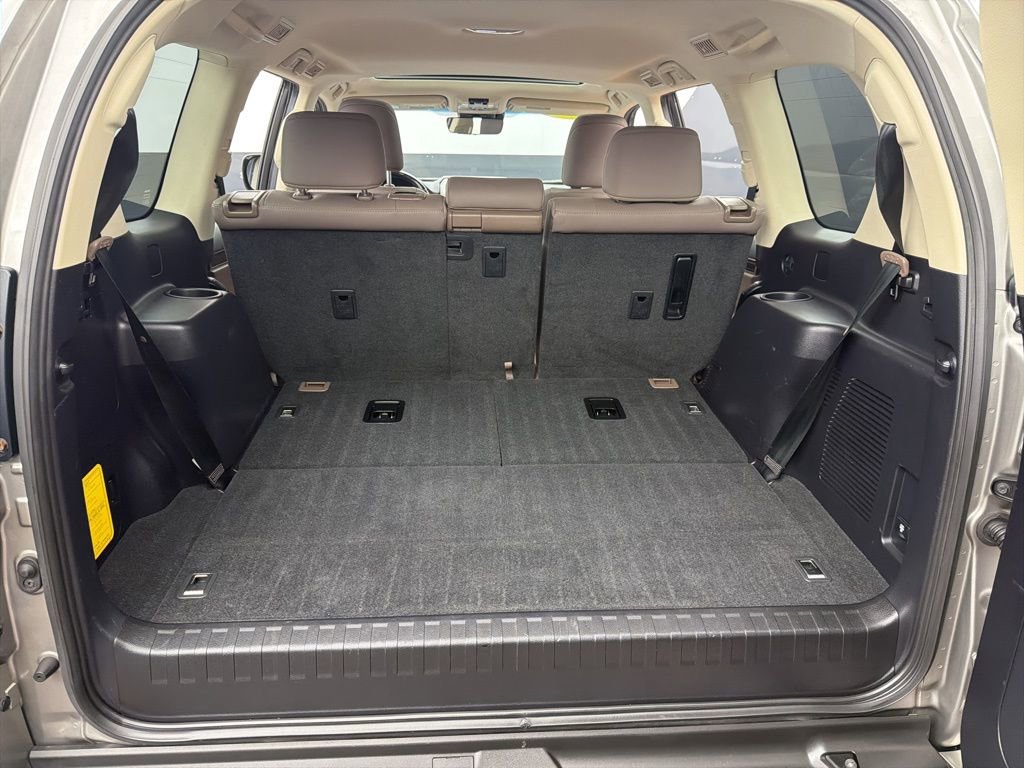 Used 2020 Lexus GX 460 Premium w/ Premium Package image 41