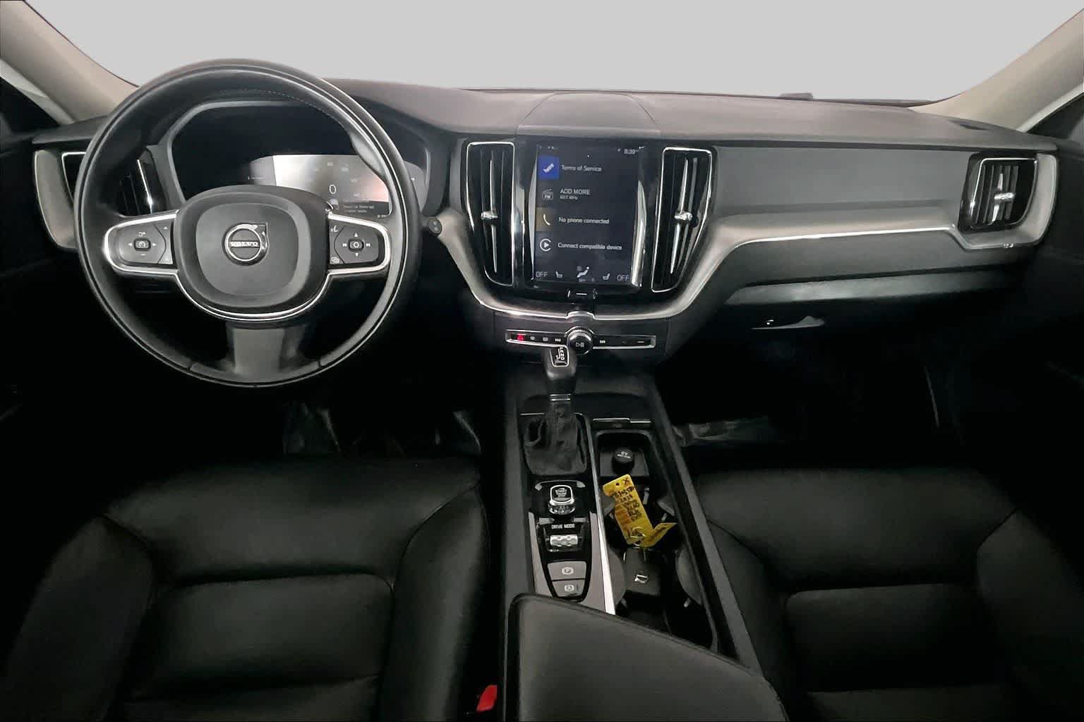 Used 2019 Volvo XC60 T5 Momentum w/ Premium Package AWD/4WD image 16